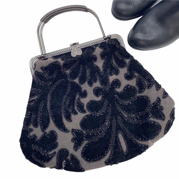 Vintage Shakeels Concepts Black Elegant Beaded Kiss lock shell shape bag - Picture 10 of 11